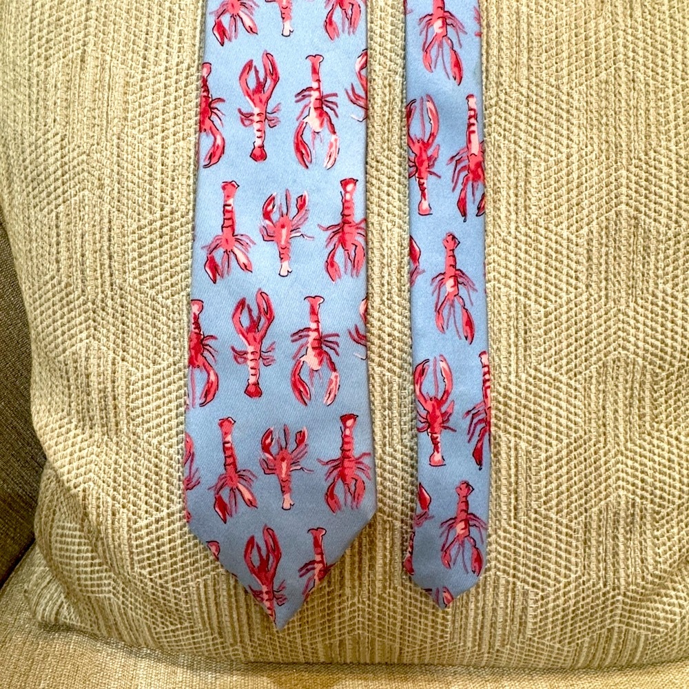 J. McLaughlin Blue and Red Lobster Silk Tie
